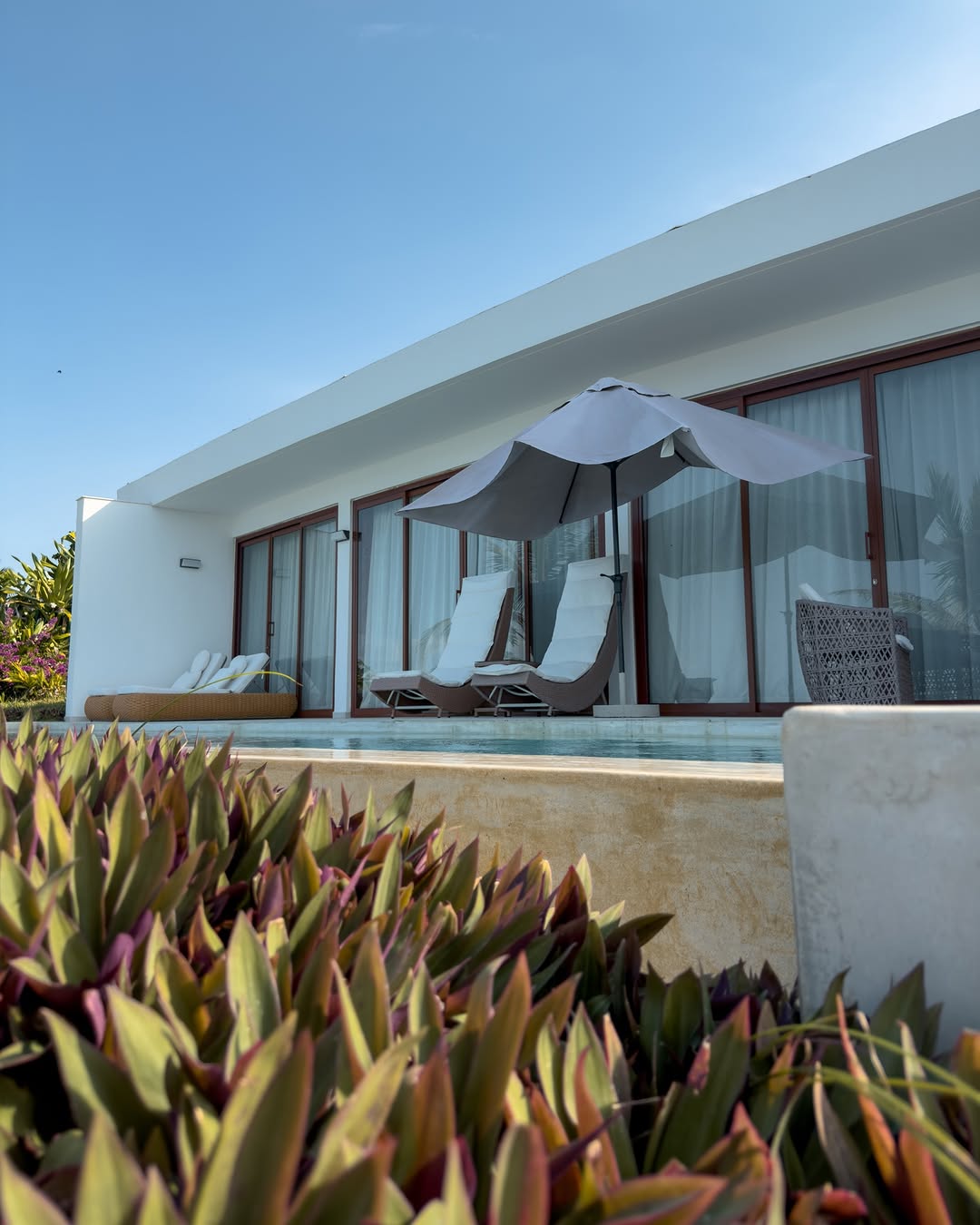 Wake up where the villa opens to the ocean
🏡 🌊 🌴 ☀️ 🤍
Your own private space, infinity views and the sea as your alarm clock. This is Infinity Villa!

Reserve yours. Link In Bio

#karafuubeachresort #zanzibar #privatevilla #luxuryvilla #oceanview #dreamvacation