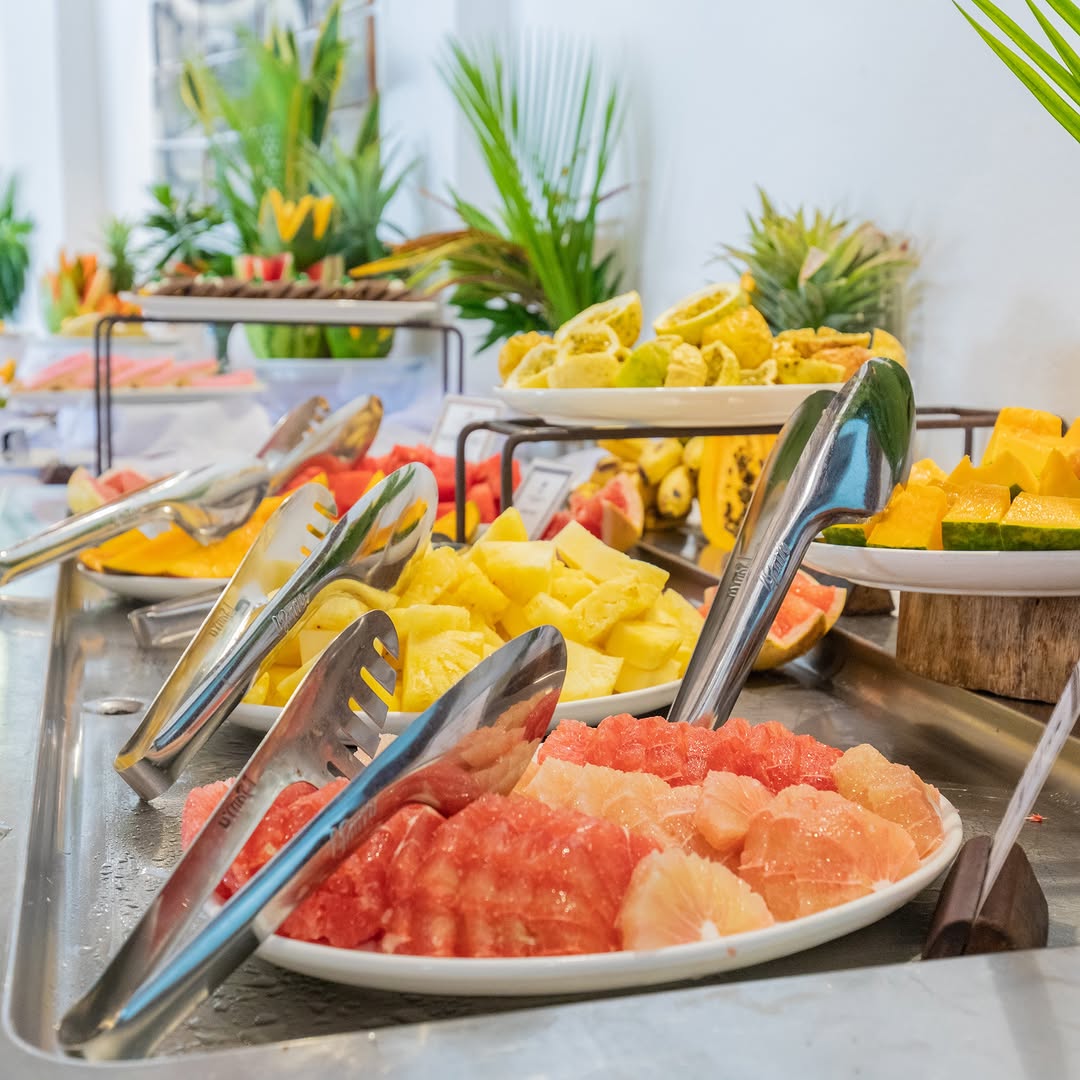 A buffet as colourful as the island itself
🍍 🍉 🥐 ☕ 🤍
At Kijiji, mornings mean fresh tropical fruit, warm pastries and flavours from every corner of Zanzibar, all with a view of the sea.
Start your day with us
Check in the Link In Bio !

#karafuubeachresort #zanzibar #kijiji #breakfast #islandflavors #foodlover